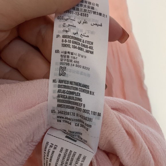 Light Pink Flowy Hollister Shirt With Flowers - Picture 7 of 9